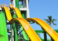 18m Tinggi Tinggi Air Slides Fiberglass Disesuaikan Untuk Liburan Resort