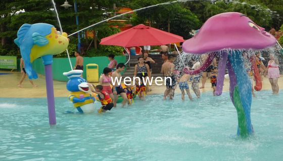 Fiberglass Fish Spray Park Peralatan Air Untuk Anak-Anak / Anak-Anak Taman Hiburan Air