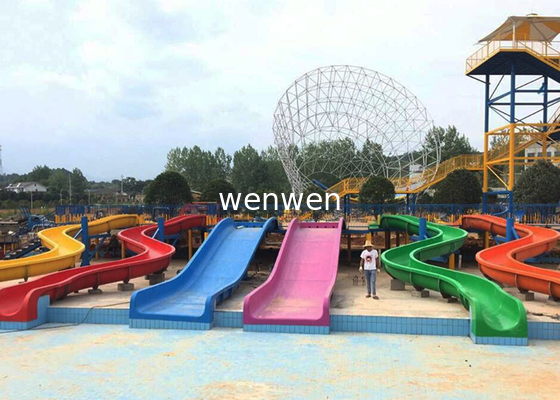 Anak-anak Campuran Warna Fiberglass Waterslides Peralatan Taman Air Komersial
