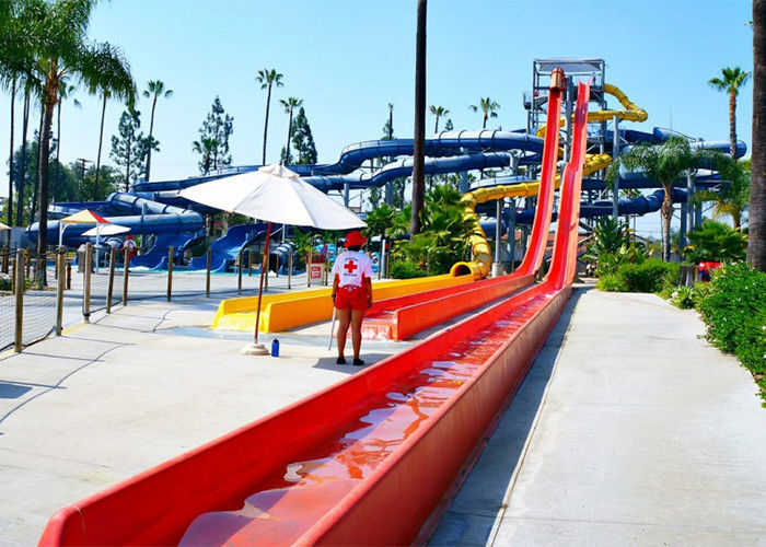 Kustom Speed ​​Slide Outdoor Commercial Water Park Peralatan Fiberglass Slides Untuk Dewasa
