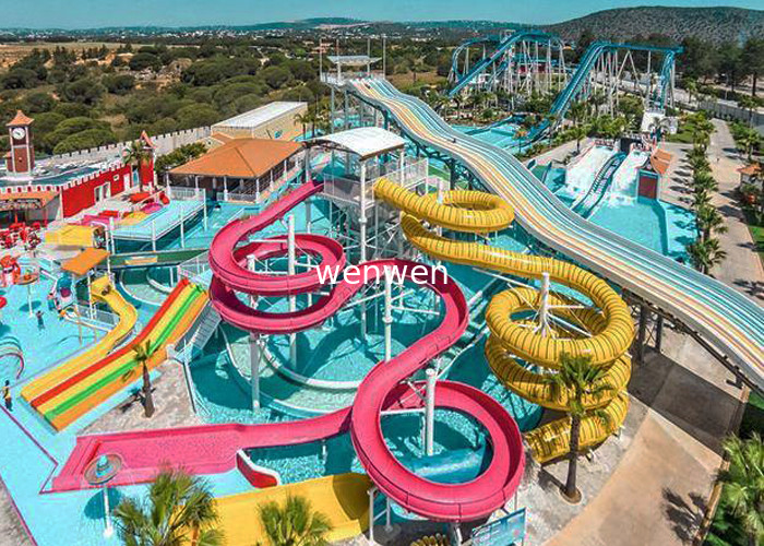 Kolam Renang Fiberglass Warna-warni Air Slides Peralatan Taman Bermain Tahan Lama